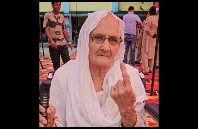 Voting for the third phase of the Jammu and Kashmir Assembly election began at 7 am and has since witnessed increased voter participation in just over two hours.