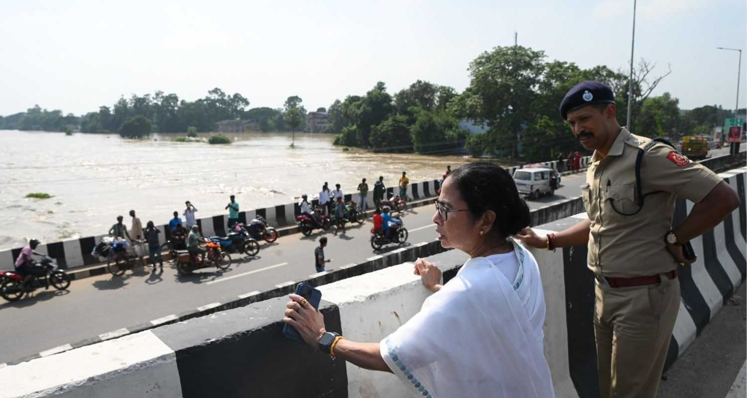 Mamata accuses Centre for WB's flood-like situation