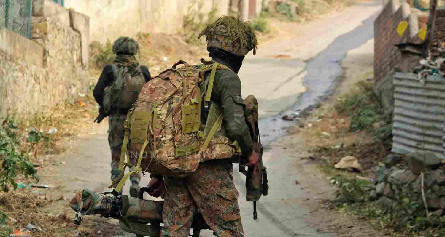 A fresh encounter erupted in J&K’s Kishtwar as security forces continue operations against Jaish-linked Pakistani terrorists despite heavy snowfall