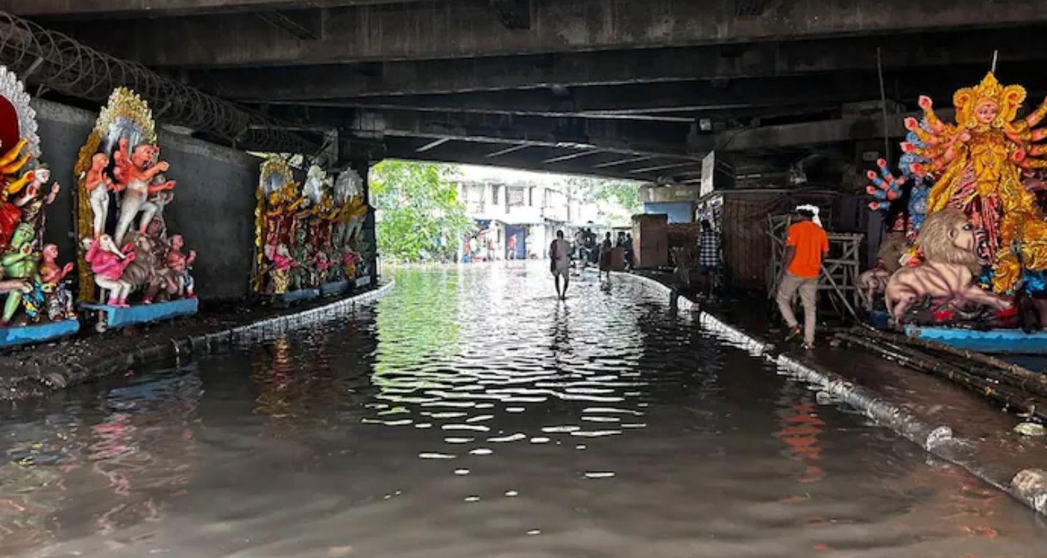 Torrential rain disrupts Kolkata ahead of Durga Puja, 5 dead