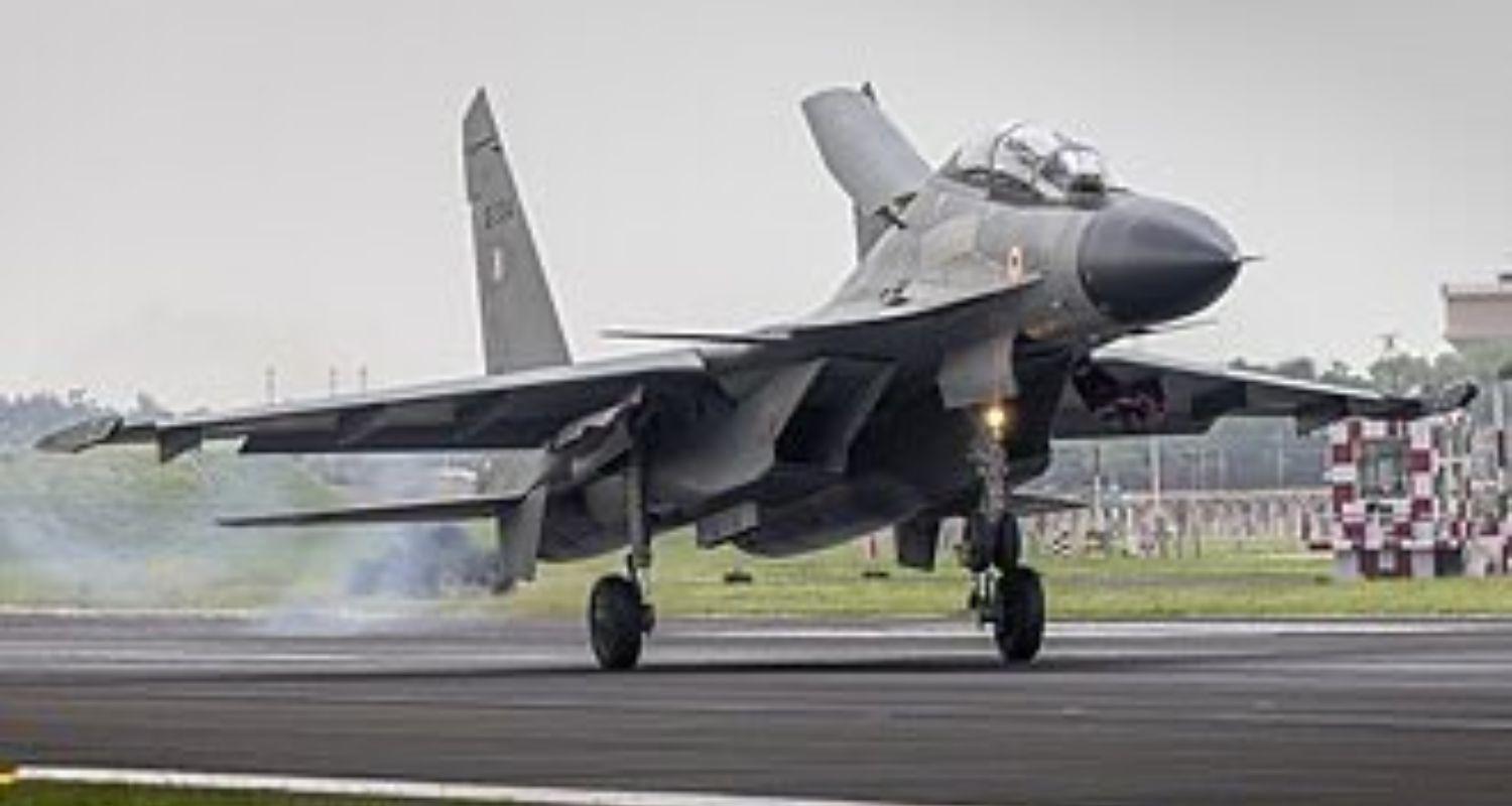 Pune airport shut after IAF jet’s hard landing