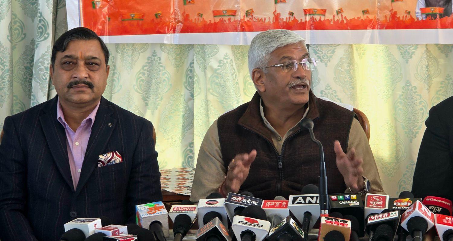 He stated that sectors such as textiles, handicrafts, electronics, mobile manufacturing, consumer goods, and agricultural products will see significant export opportunities in the European Union and US markets in the coming years.