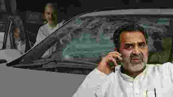 Cars pelted with stones during election meet of BJP's Sanjeev Balyan in UP