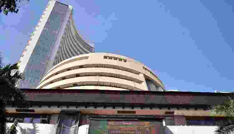 Indian market stays steady amidst Hindenburg allegations: Sensex holds strong