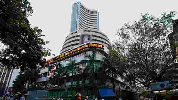 Sensex, Nifty drop again; Reliance, Bharti lead losses