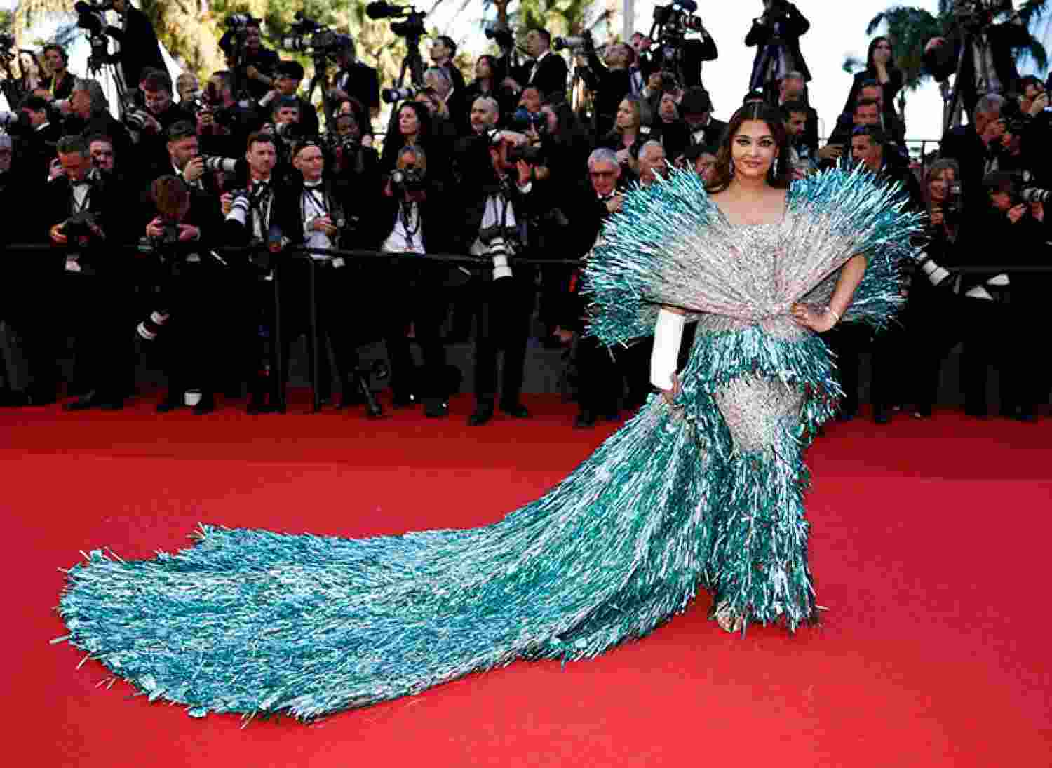 Aishwarya Rai Bachchan's dramatic Cannes outfit on Day 2 fails to impress