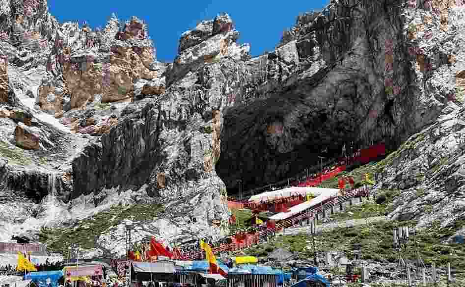 "On Saturday, 7,541 pilgrims undertook the yatra and had darshan of Baba Bholenath on the 29th day of the annual pilgrimage," officials said. This brings the total count of visitors to the 3,880-metre-high cave shrine to 451,881.