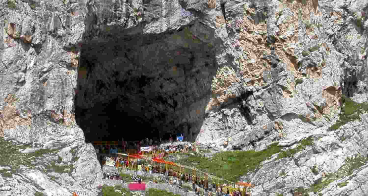 The Holy Amarnath cave. Image via Flickr.