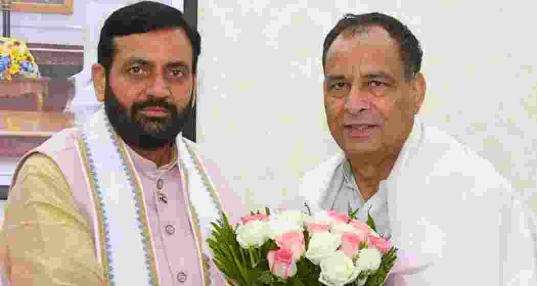 Haryana CM Nayab Saini (L), with State BJP president Mohan Lal Badoli (R)