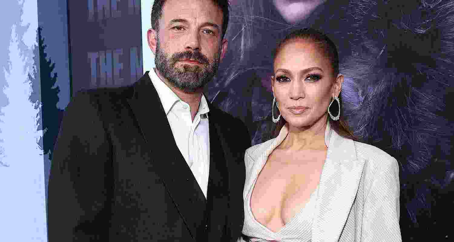 Jennifer Lopez and "Atlas" co-star Simu Liu shut down a reporter at a press event for the film in Mexico City after he asked the actor whether rumours about her divorce with Ben Affleck were true.