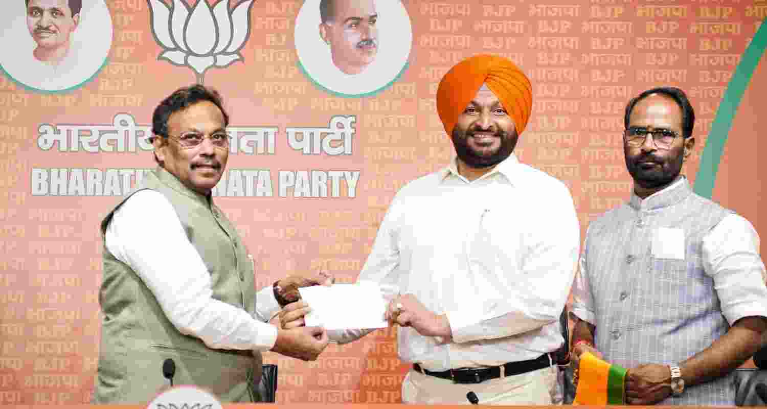 Congress MP Ravneet Singh Bittu officially joining the BJp at party headquarters in New Delhi.