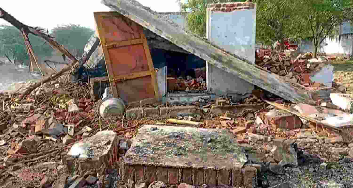 Eight killed in firecracker blast in Tamil Nadu's Sivakasi