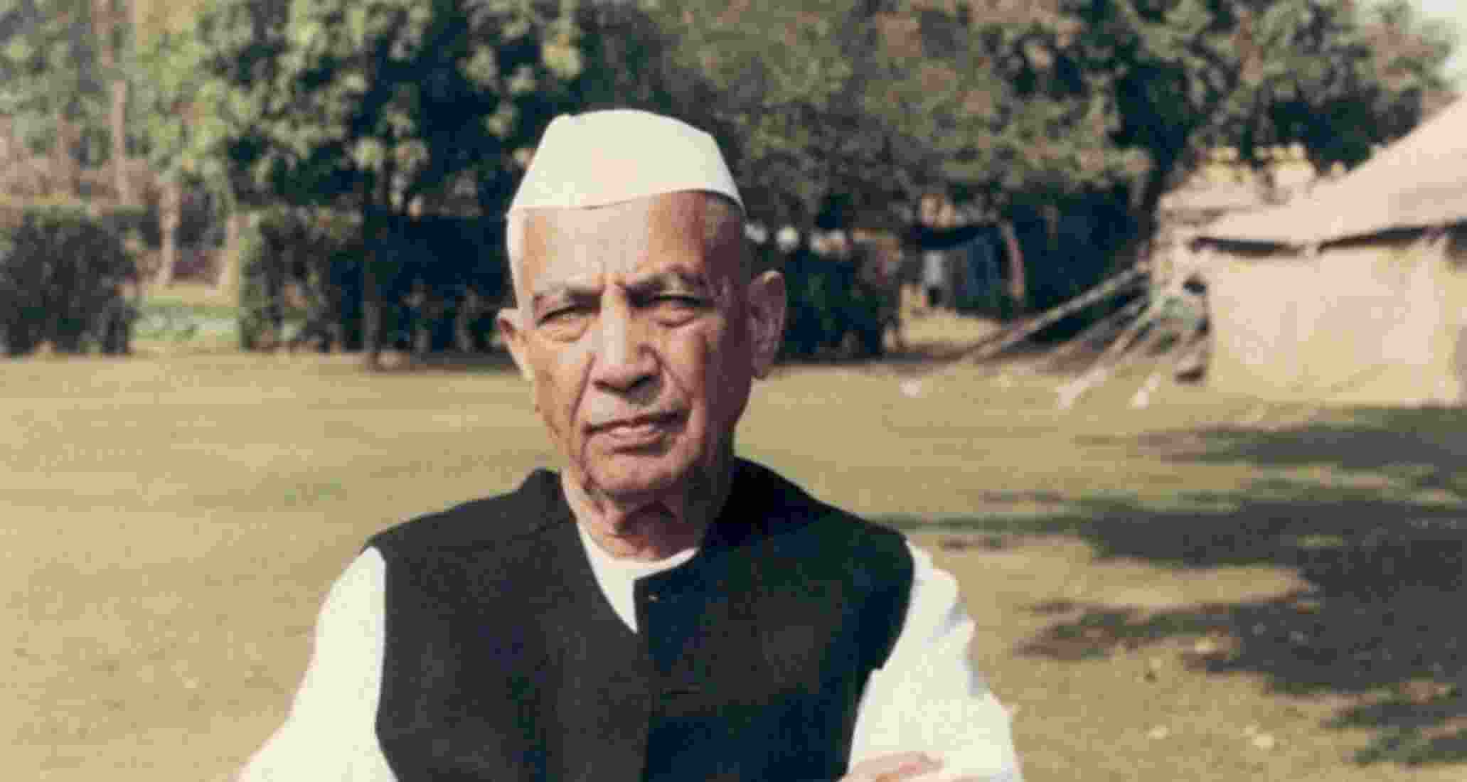 Chaudhary Charan Singh in his residence , Meerut 1985