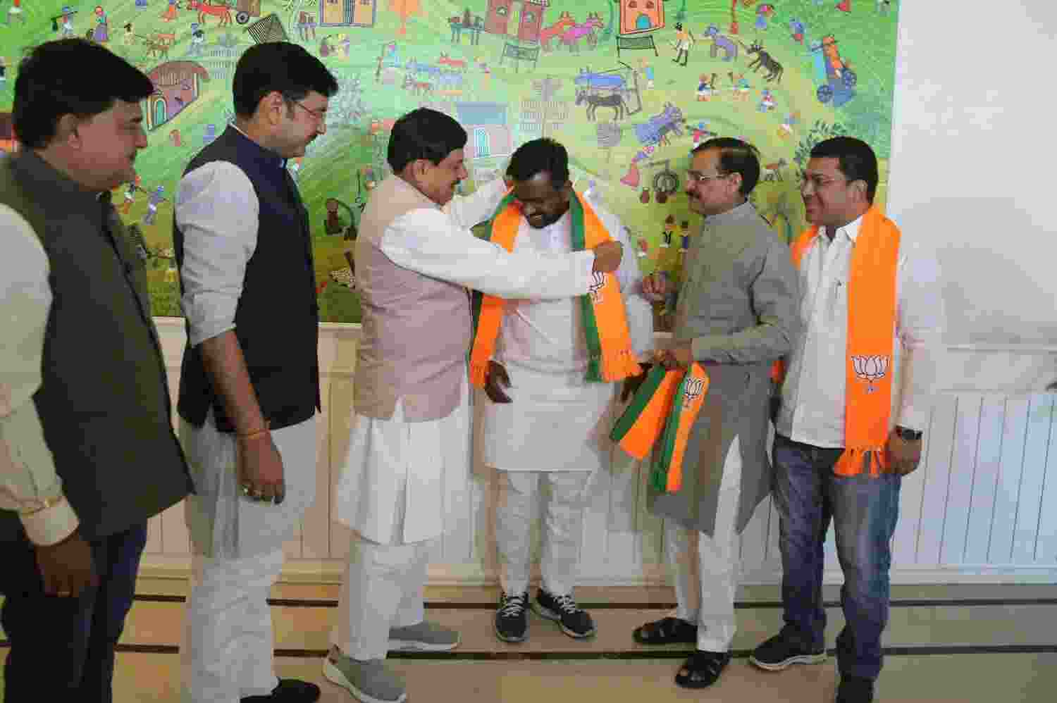 Congress hit hard in MP as Chhindwara mayor Joins BJP, threatens Kamal Nath's stronghold