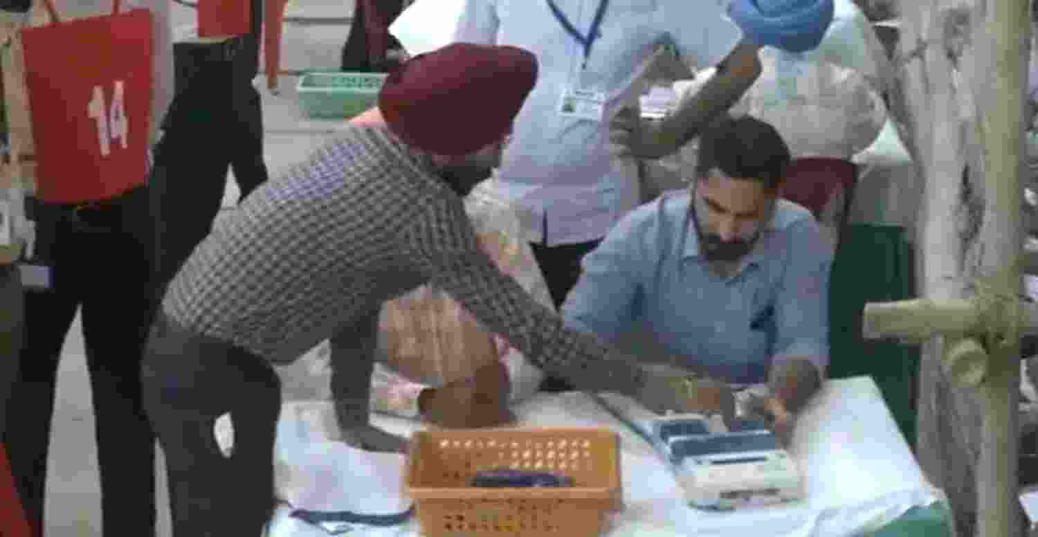 Counting of votes for Lok Sabha polls begins