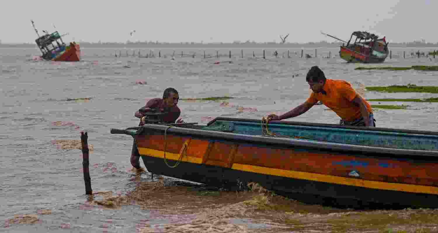 Severe cyclone 'Dana' begins landfall on Odisha coast: IMD