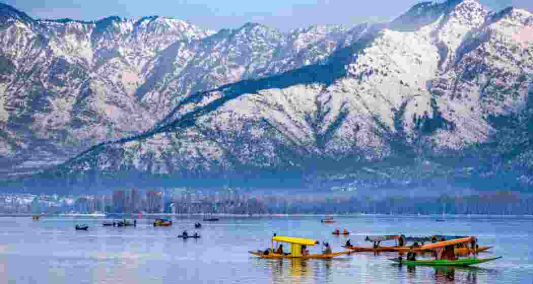 A serene view of the iconic Dal Lake in Srinagar, Jammu and Kashmir.