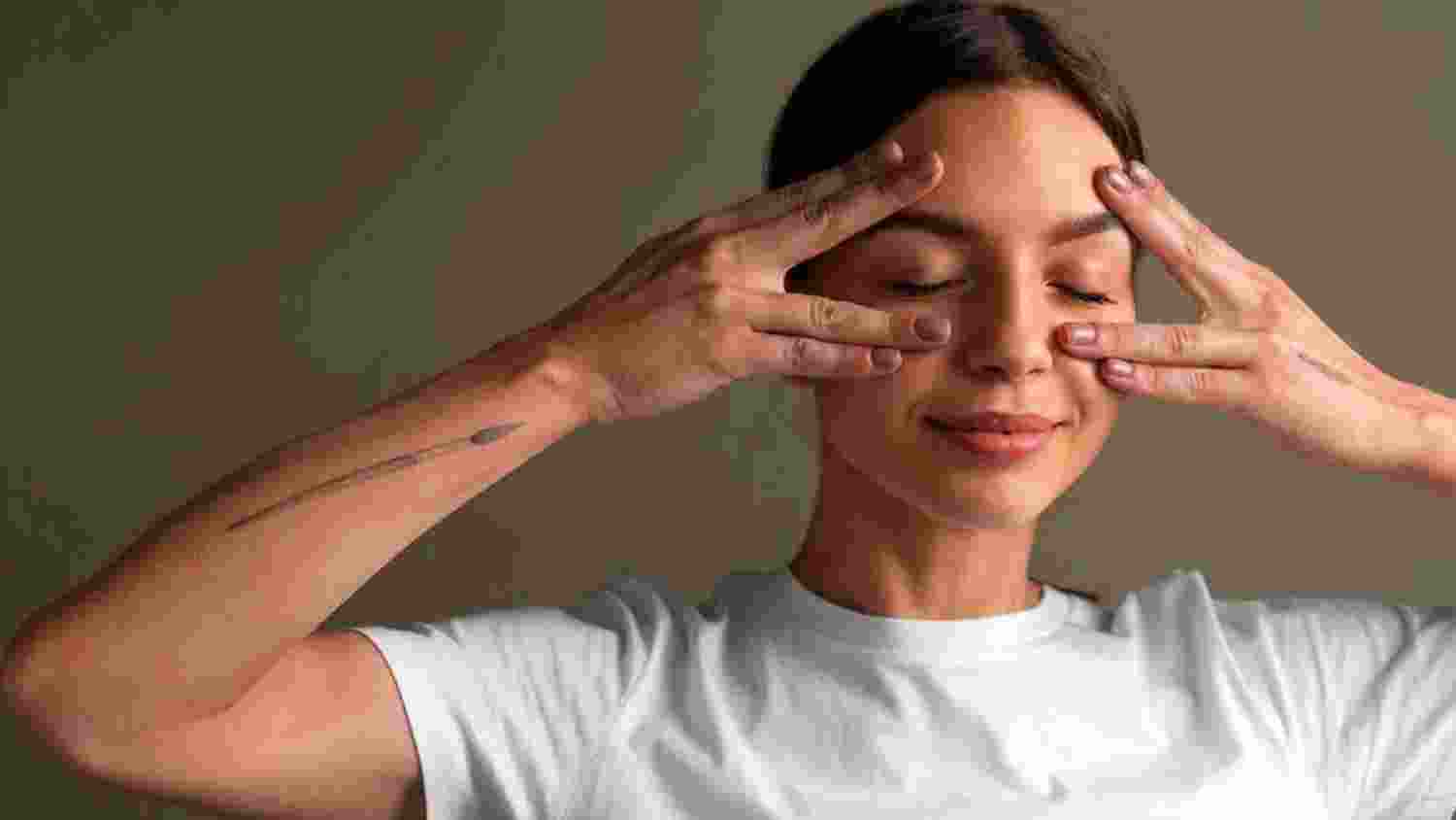 Can 'eye yoga' really help you ditch glasses?