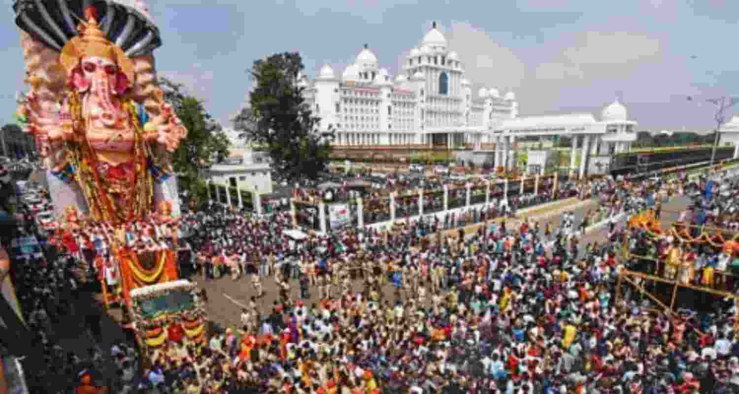 Immersion of Ganesh idols continues in Hyderabad
