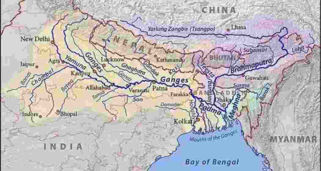 A representation of the Ganga River running from its origin in the Himalayas merging with other major rivers, including the Brahmaputra and the Meghna, before flowing into the Bay of Bengal. 