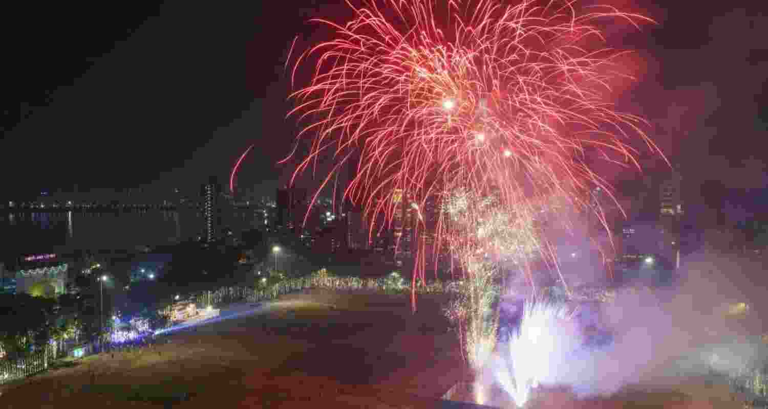 Kolkata: 2-hour window to burst firecrackers for Oct 31