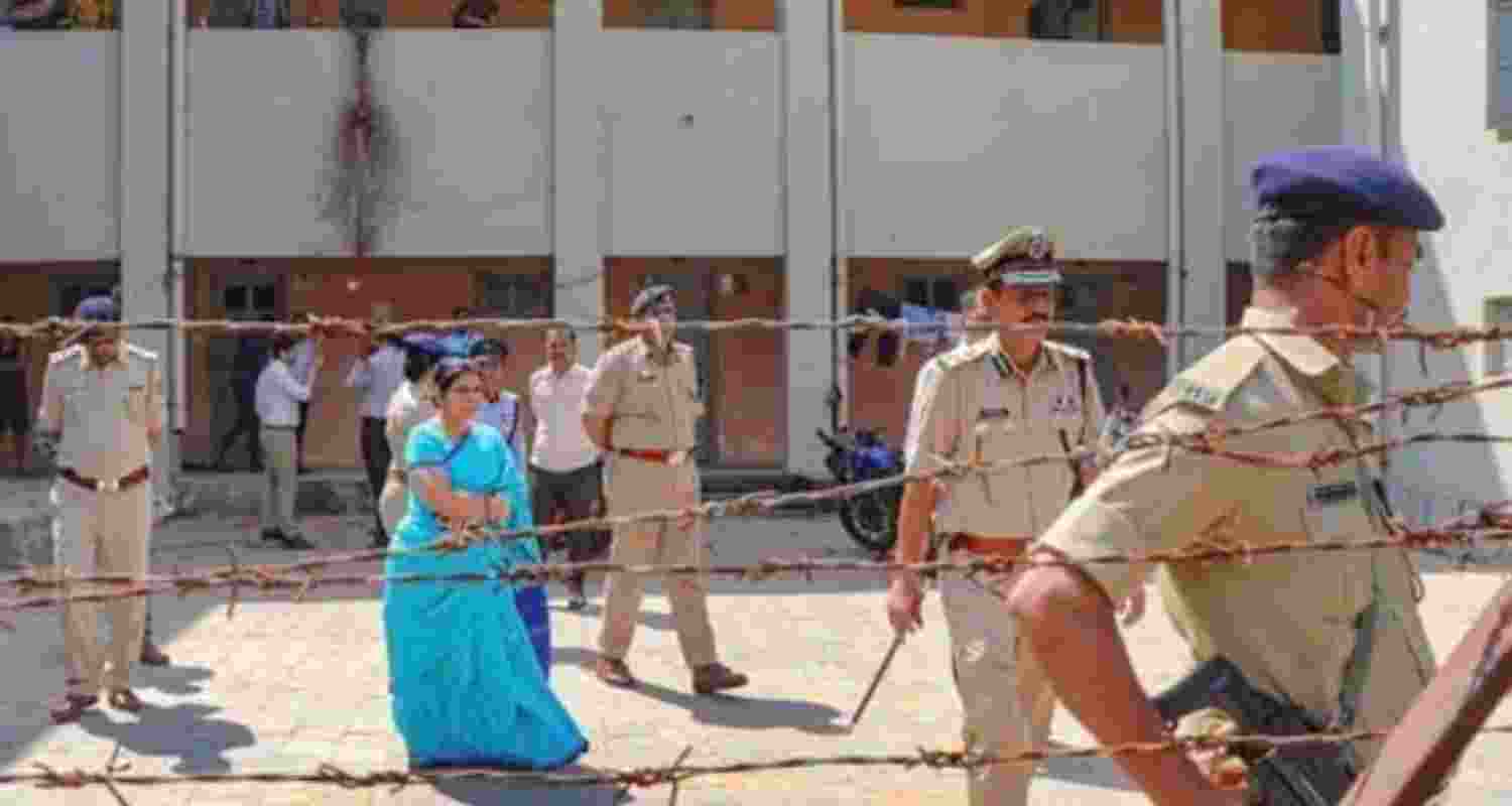 Police investigate Gujarat University hostel