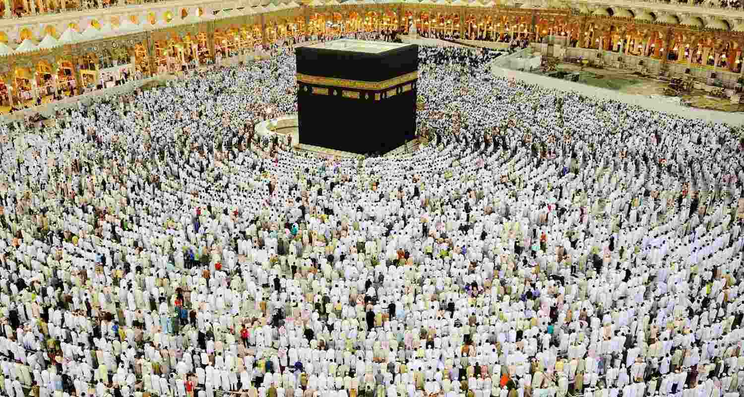 Pilgrims prepare for brutal heat during Hajj