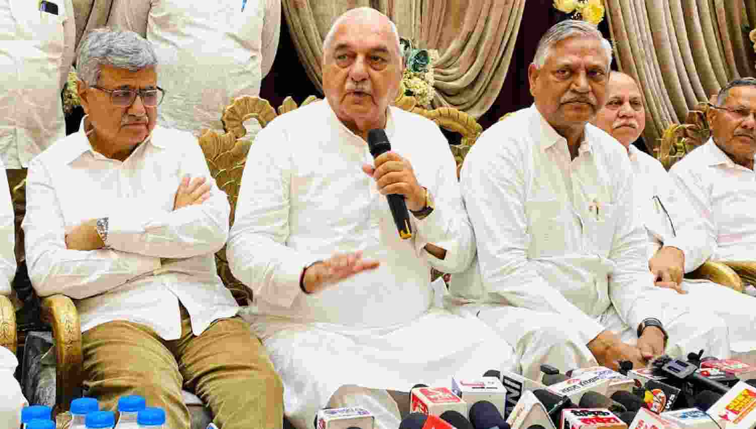 Congress seeks dismissal of minority BJP govt in Haryana, demands fresh elections 
