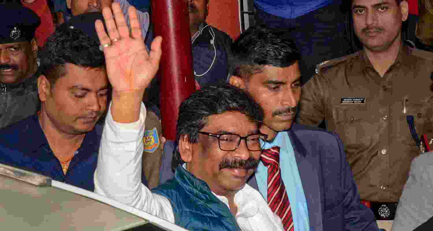 Hemant Soren being taken to judicial custody after ED arrested him from his residence.