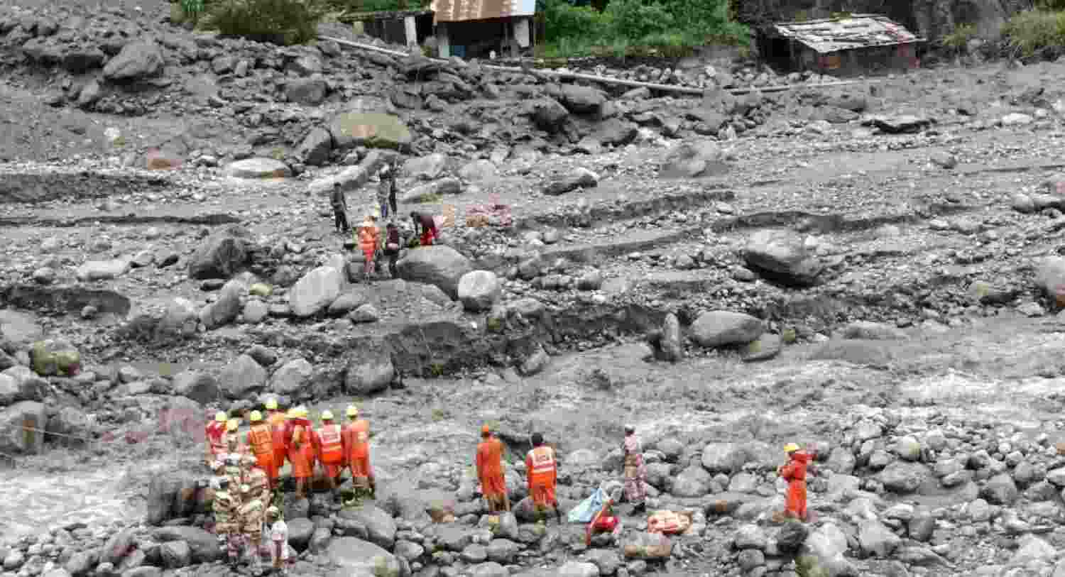 128 roads in Himachal shut due to landslides, flash floods