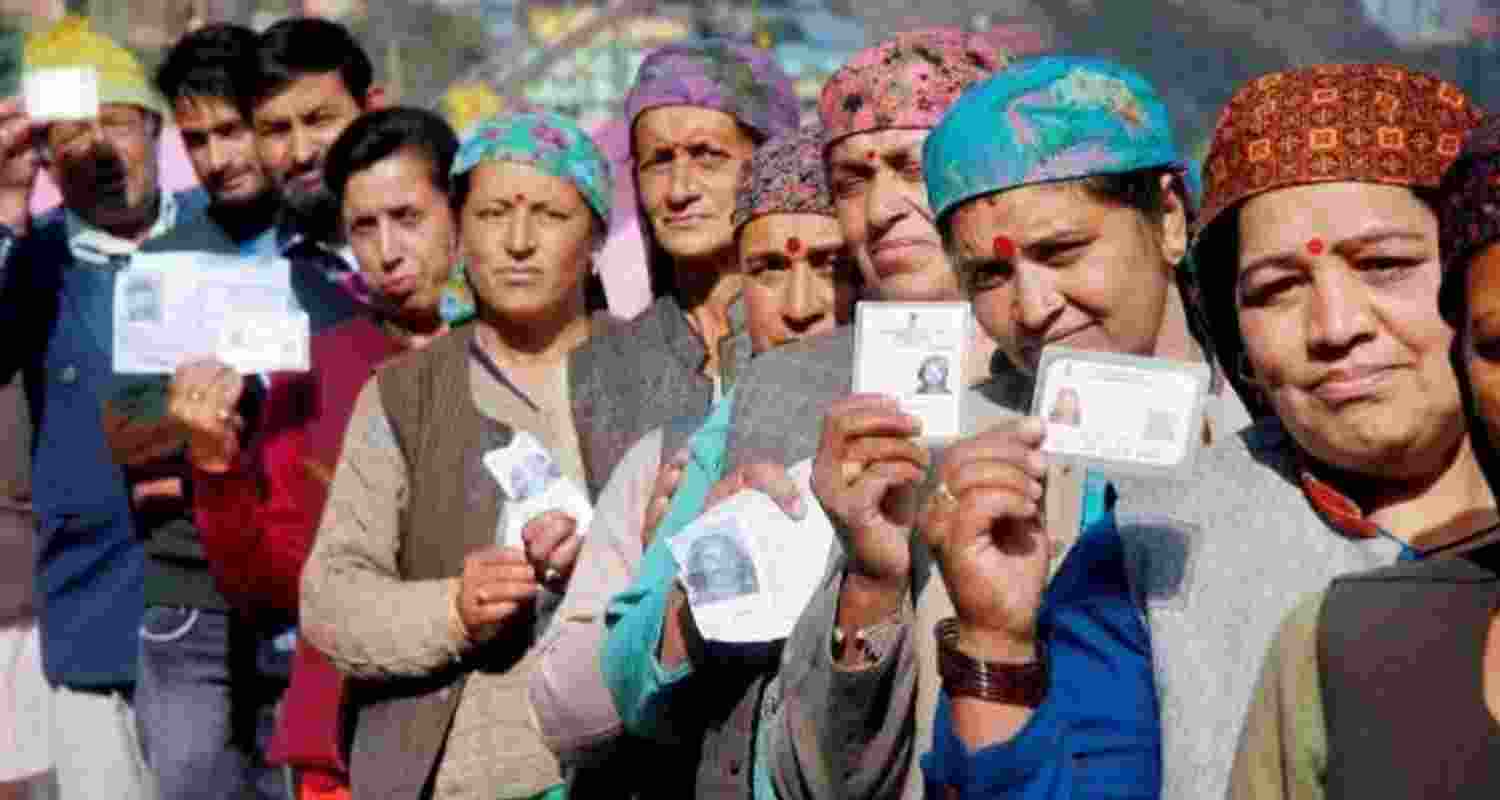 Congress throws up OPS and women's card in poll arena in Himachal
