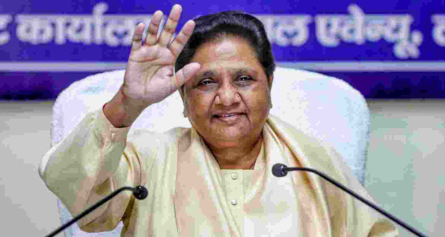 BSP Chief Mayawati Holds Key Meeting on Election Loss.