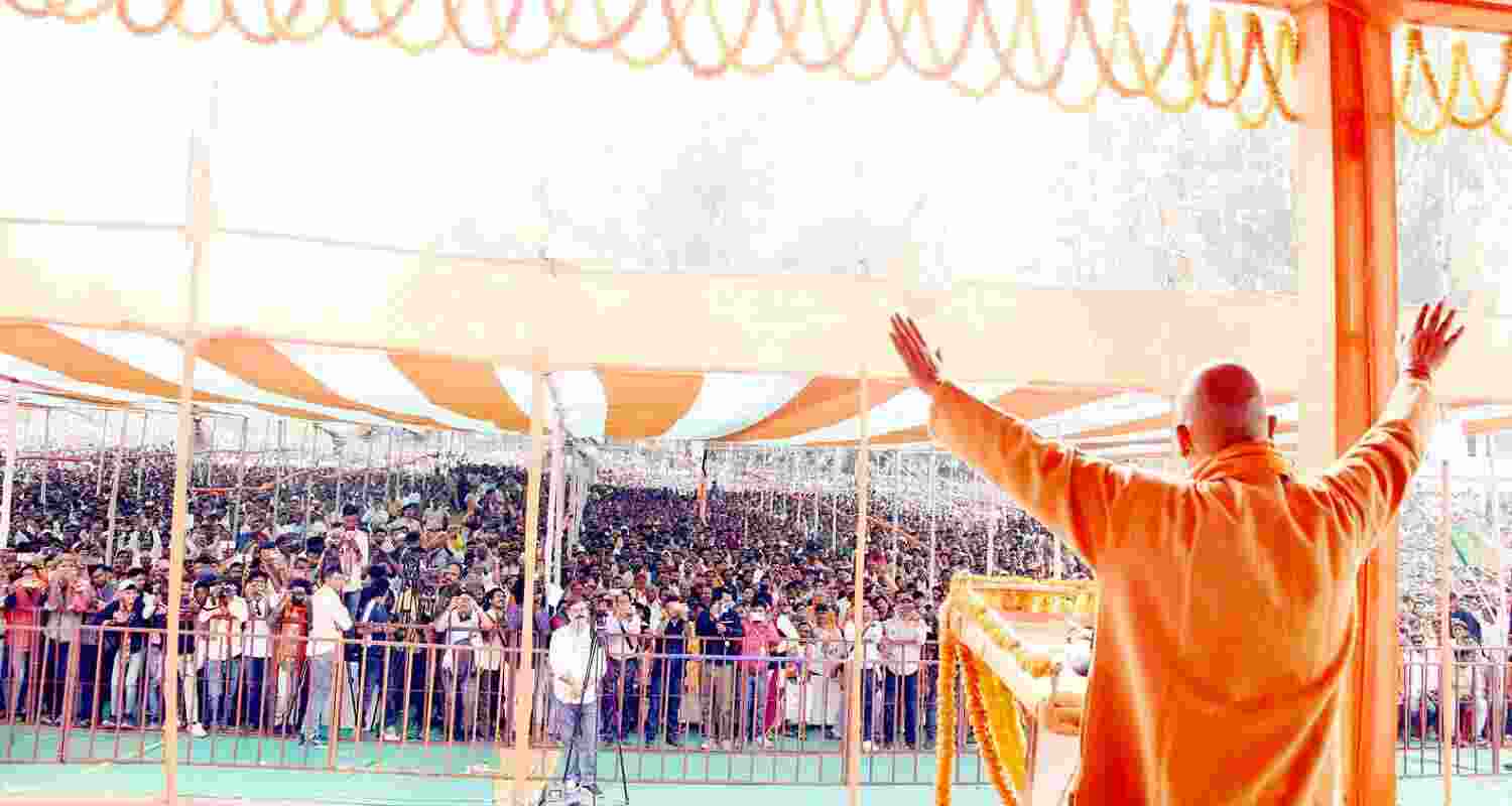 Yogi calls for ‘double engine’ Govt in Jharkhand, warns people against infiltrators.