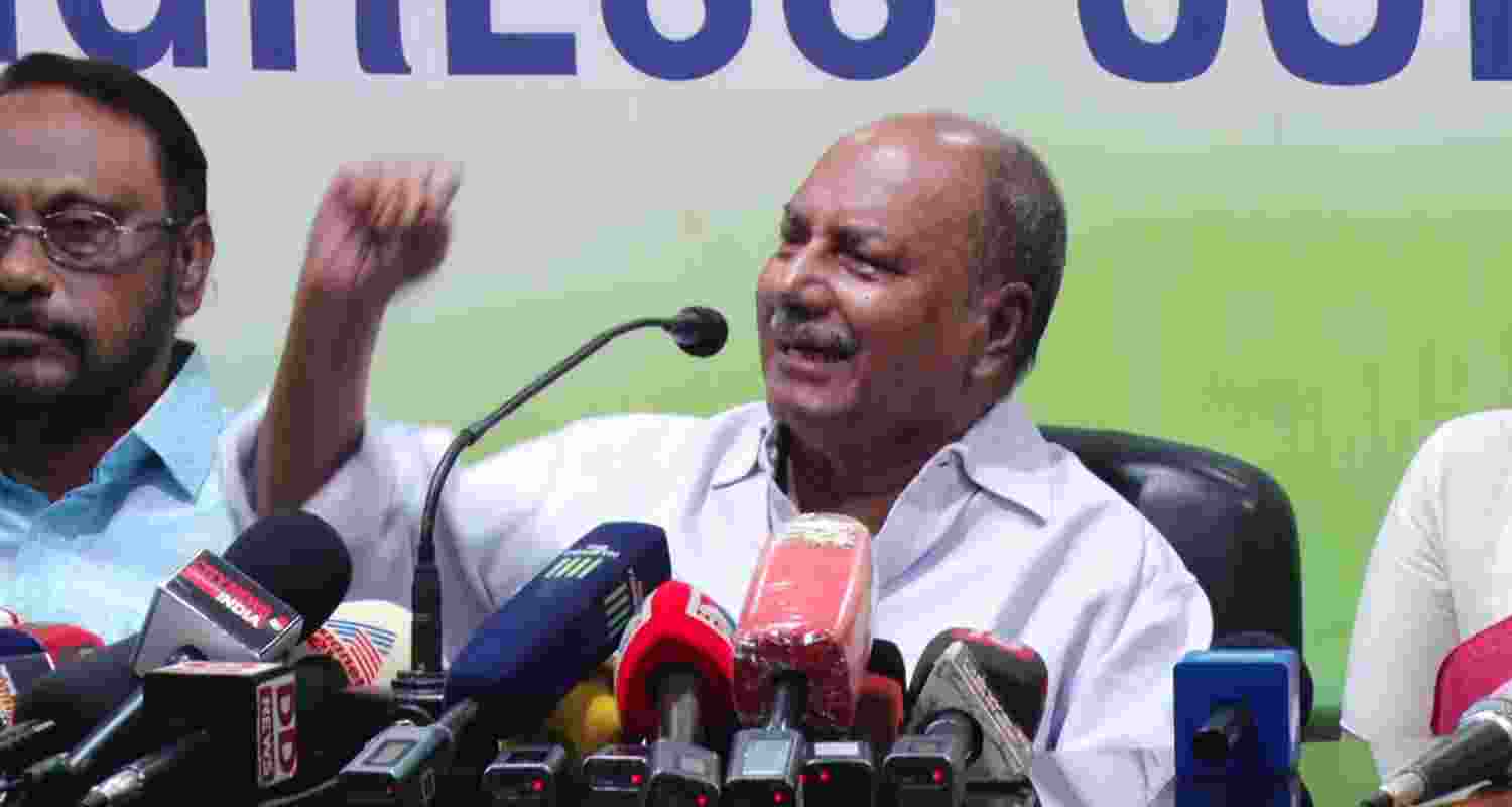 A K Antony (Father) Thinks Anil Antony (Son) will loose in General Elections.