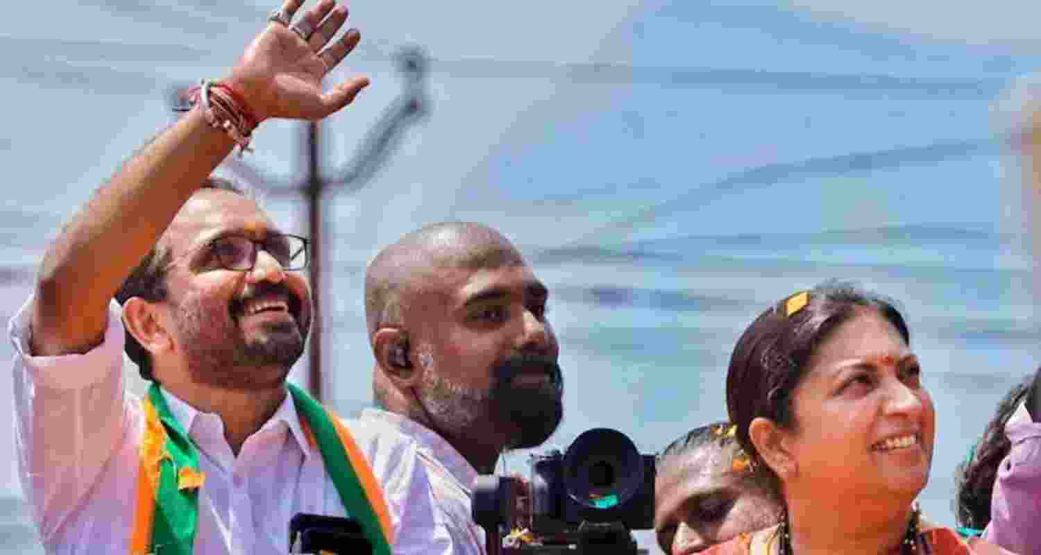 Wayanad BJP Candidate K Surendran and Union Minister Smriti Irani while a rally in Wayanad. Image X.