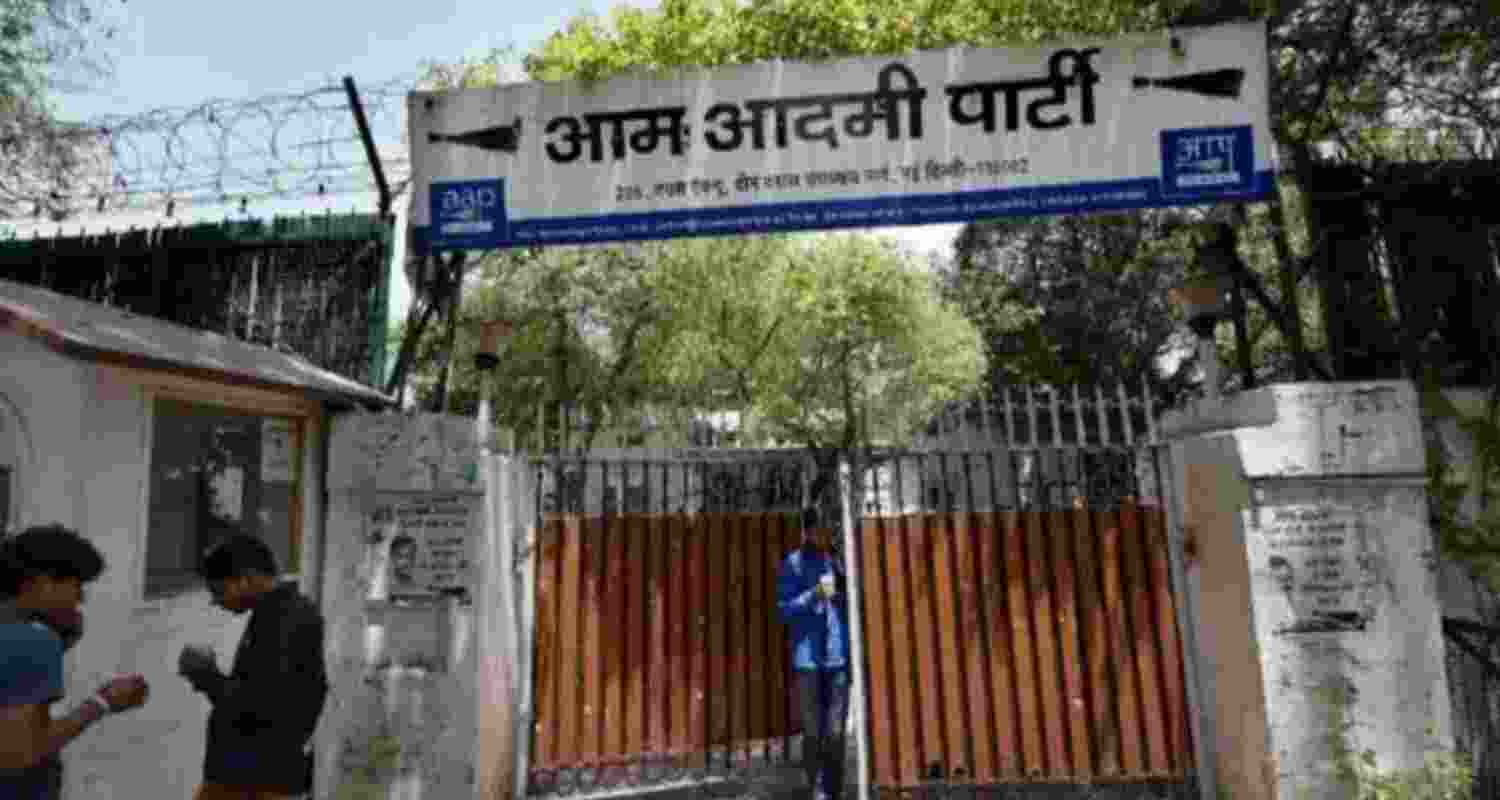 AAP Seeks Temporary Office Space Delhi High Court Reserves Order.