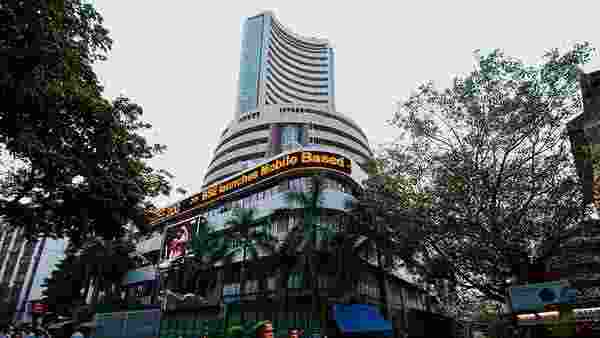 Indian stock markets plummeted today following a sharp rally in the previous session.
 