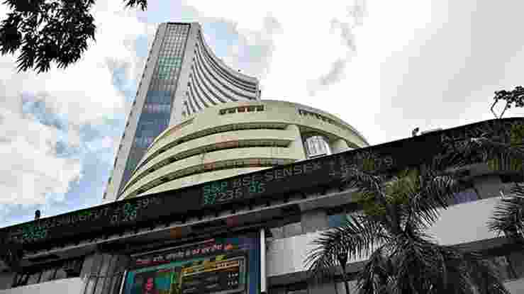 The benchmark equity indices concluded Thursday's trading session on a high note, with the BSE Sensex and NSE Nifty 50 both ending in the green.
 
