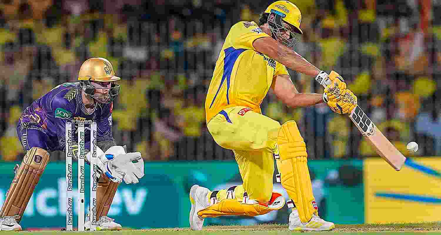 Ravindra Jadeja made optimum use of a tacky Chepauk surface as Chennai Super Kings were back to winning ways after they comfortably outclassed Kolkata Knight Riders by seven wickets in an IPL match