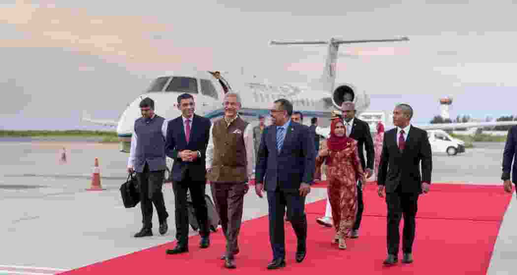 Maldives Foreign Minister Moosa Zameer warmly receives India's External Affairs Minister S. Jaishankar during his official visit to Male,