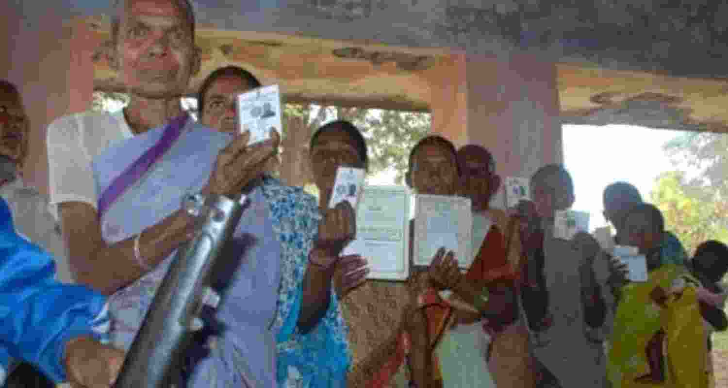 Women voting during the 2019 elections.