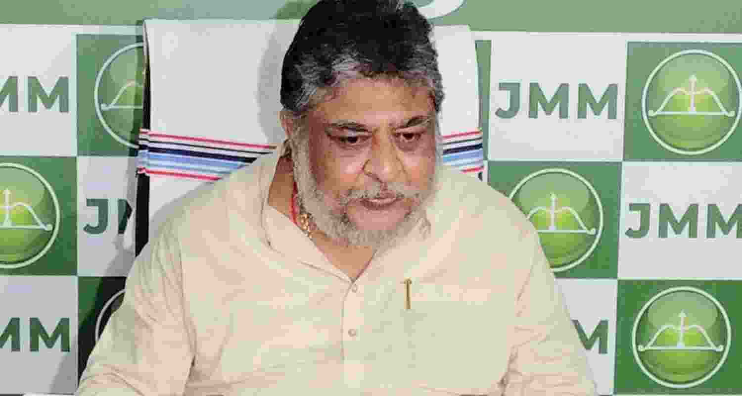 JMM general secretary Supriyo Bhattacharya addressing a press conference. 