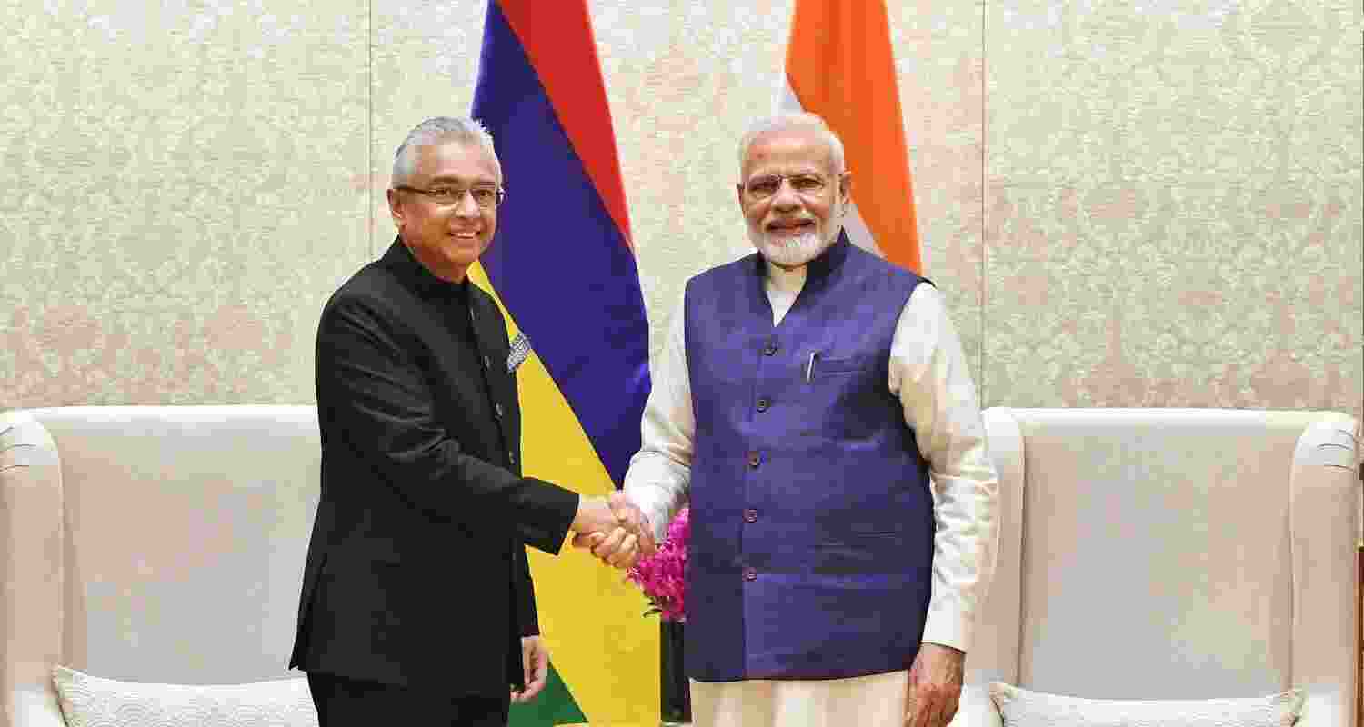 PM Modi with Mauritian Counterpart PM Jugnauth.