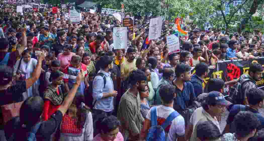 The junior doctors in Kolkata RG Kar Medical College and Hospital resumed their indefinite "total cease work".