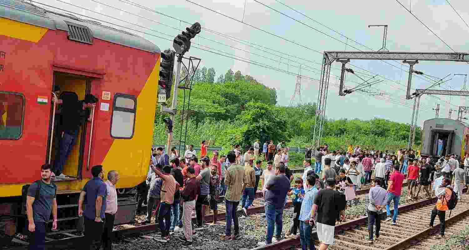 20 coaches of Sabarmati Express derail near Kanpur, no injuries reported