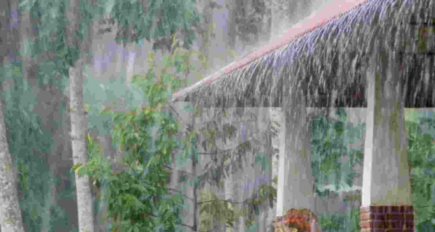 Southwest monsoon lashes Kerala, IMD sounds red alert