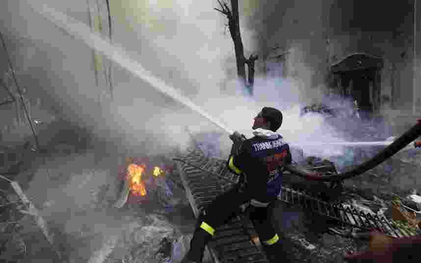 A devastating fire engulfed a locality in Chhatrapati Sambhaji Nagar early today, claiming the lives of seven individuals, including three women, two men, and two children.