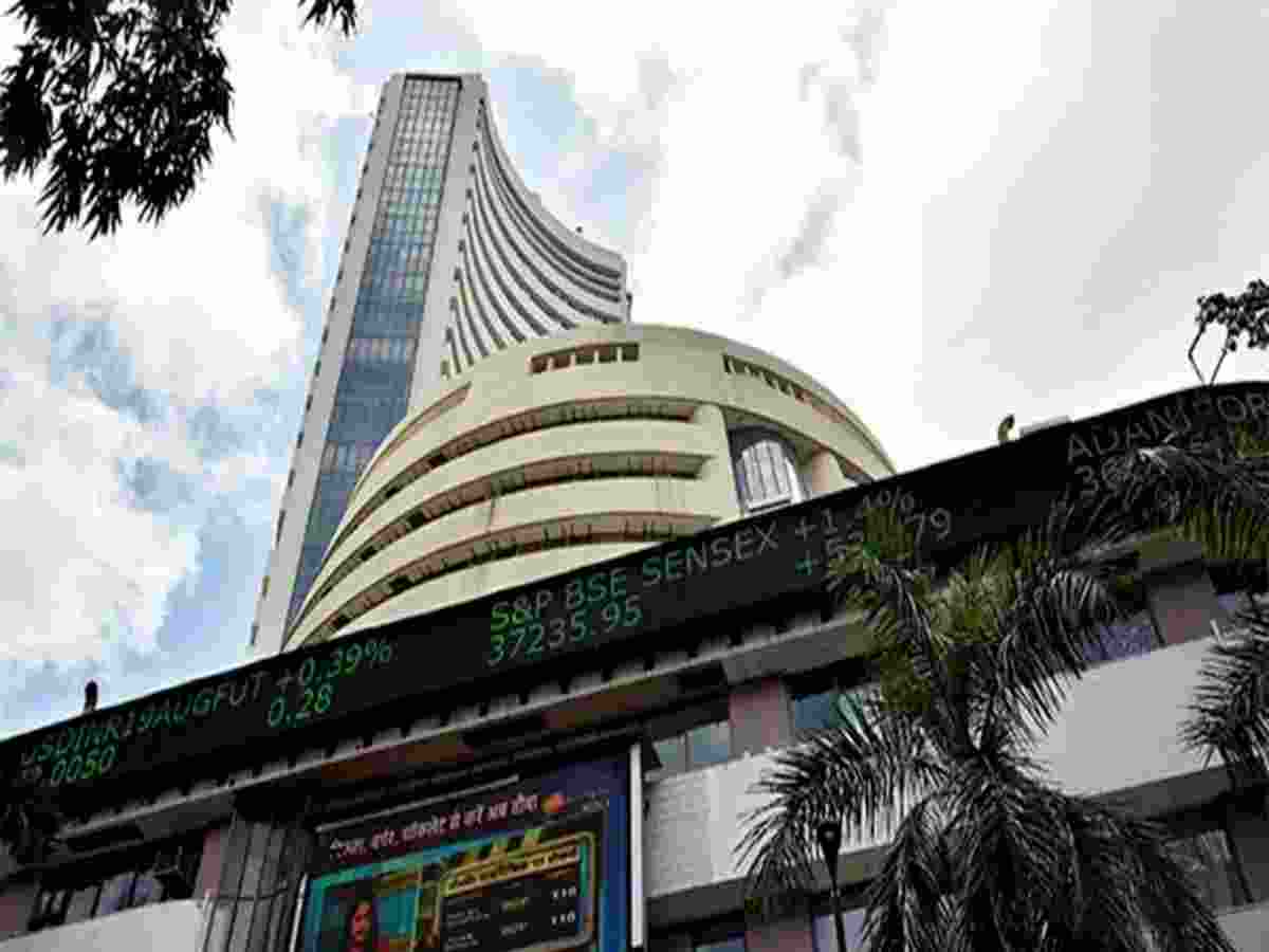 Sensex ends down 1,000pts at 81,200, Nifty at 24,800