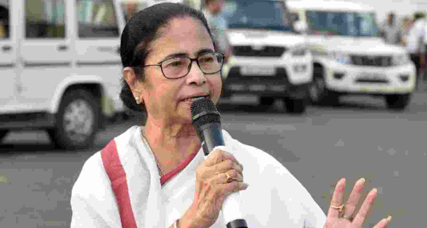 Mamata en route to attend NITI Aayog meet slated for Jul 27 