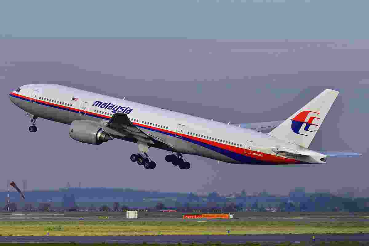 An image of a Malaysian airlines airplane taking off.